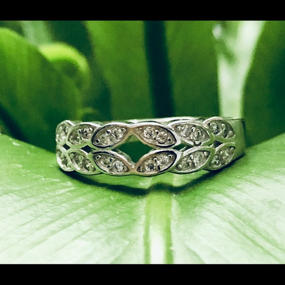 Sterling silver White Topaz Rings - Picture 3 of 8